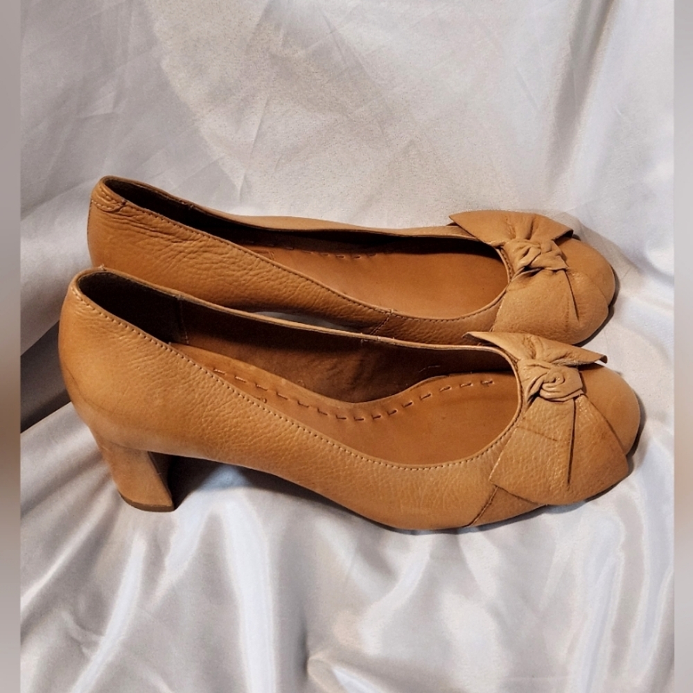 Elegant Tan Heels